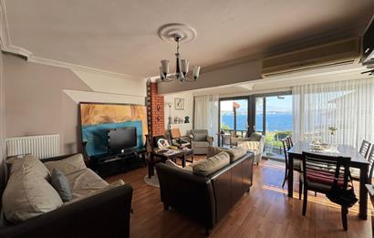 Yeni Foça Petra Koyu'nda Muhteşem Manzaralı Triplex Villa