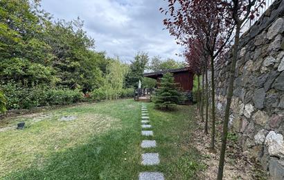 SAPANCA DA PRESTİJLİ YAŞAM DOĞA İÇİNDE SATILIK İKİ VİLLA