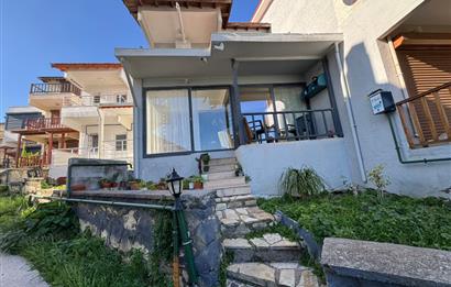 Yeni Foça Petra Koyu'nda Muhteşem Manzaralı Triplex Villa