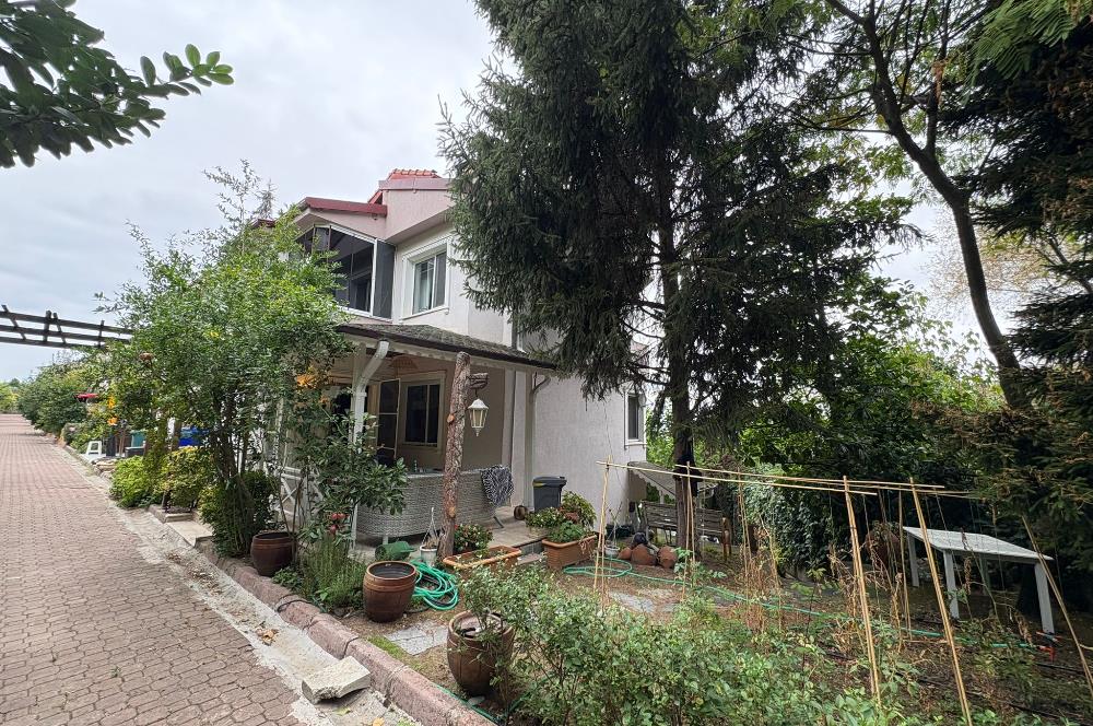 BAŞİSKELE SEVGİ DOĞA SİTESİ DENİZ VE ORMAN MANZARALI VİLLA