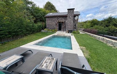SAPANCA DA PRESTİJLİ YAŞAM DOĞA İÇİNDE SATILIK İKİ VİLLA