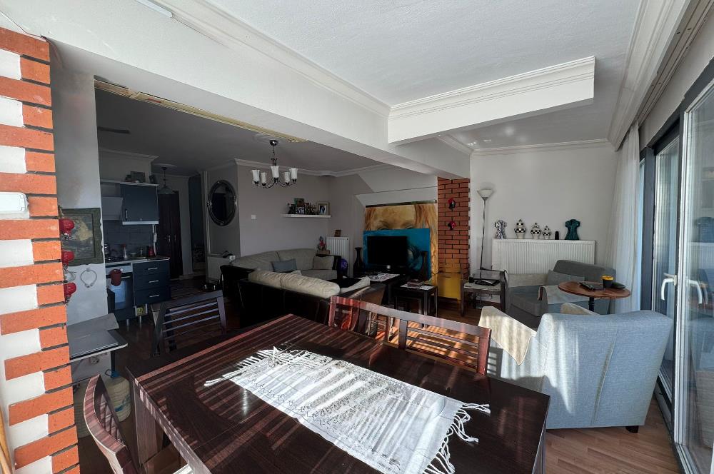 Yeni Foça Petra Koyu'nda Muhteşem Manzaralı Triplex Villa