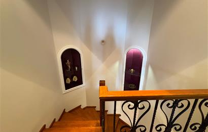 BAŞİSKELE SEVGİ DOĞA SİTESİ DENİZ VE ORMAN MANZARALI VİLLA