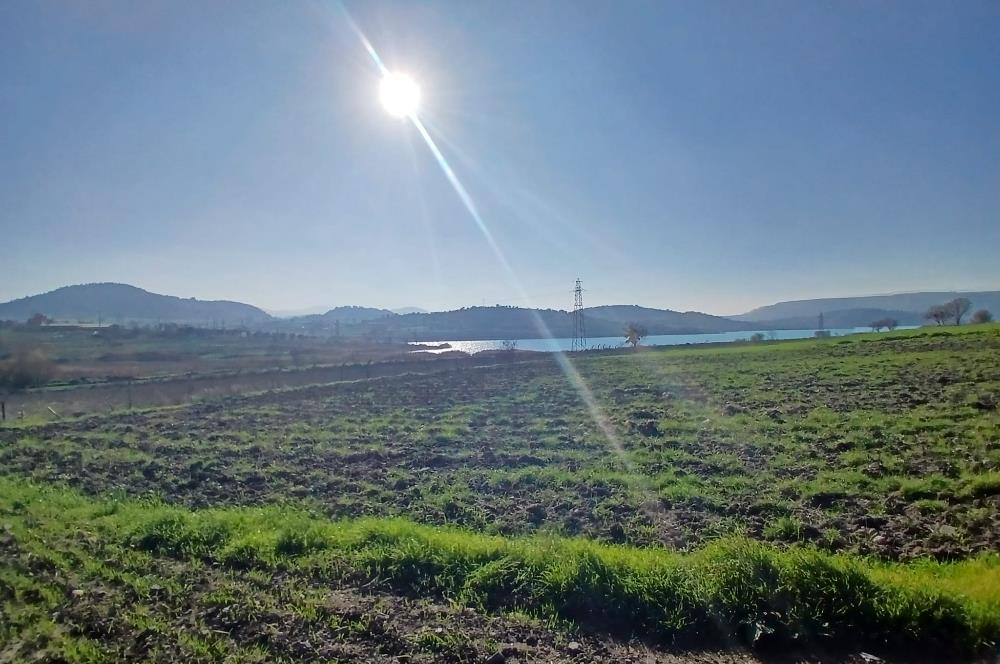 C21 LOCA'DAN BİGADİÇ ÇAMKÖY'DE GÖL MANZARALI 878M2 SATILIK TARLA