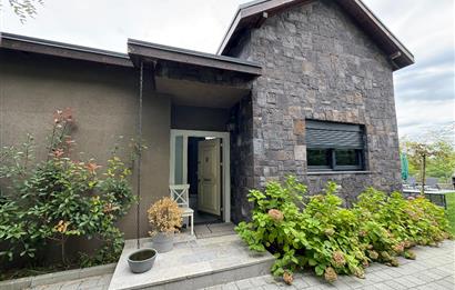 SAPANCA DA DOĞA İÇERİSİNDE MÜSTAKİL EŞYALI HAVUZLU VİLLA