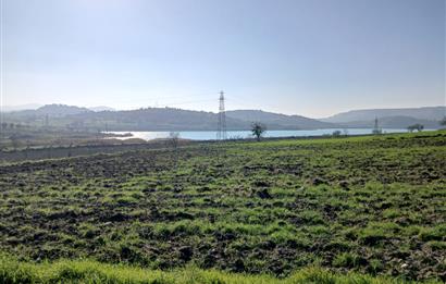 C21 LOCA'DAN BİGADİÇ ÇAMKÖY'DE GÖL MANZARALI 878M2 SATILIK TARLA