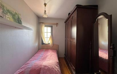 Yeni Foça Petra Koyu'nda Muhteşem Manzaralı Triplex Villa