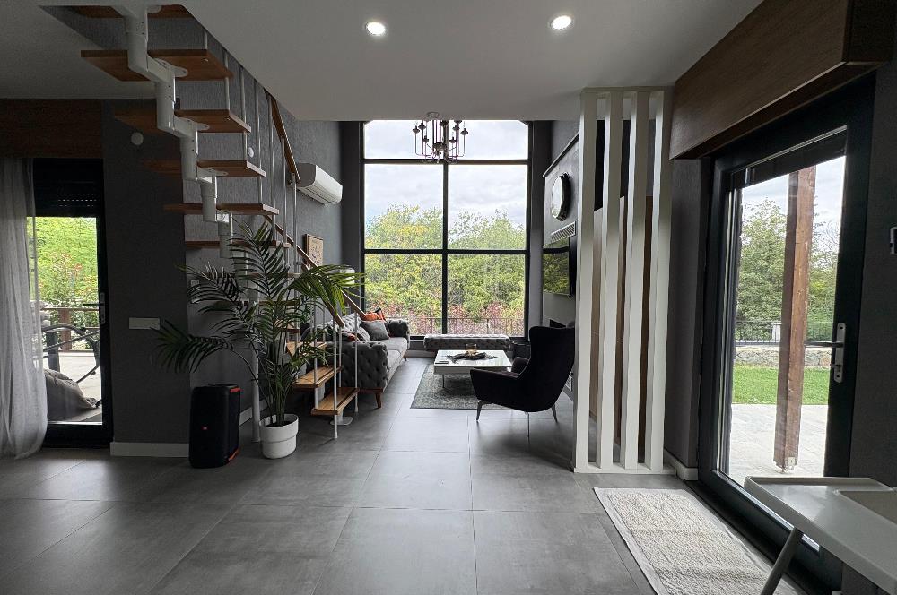 SAPANCA DA DOĞA İÇERİSİNDE MÜSTAKİL EŞYALI HAVUZLU VİLLA