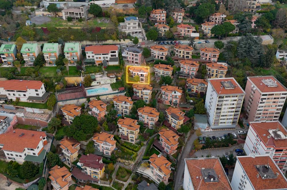 YAKACIK'TA BUTİK SİTE İÇERİSİNDE 5+2 MUHTEŞEM SATILIK VİLLA