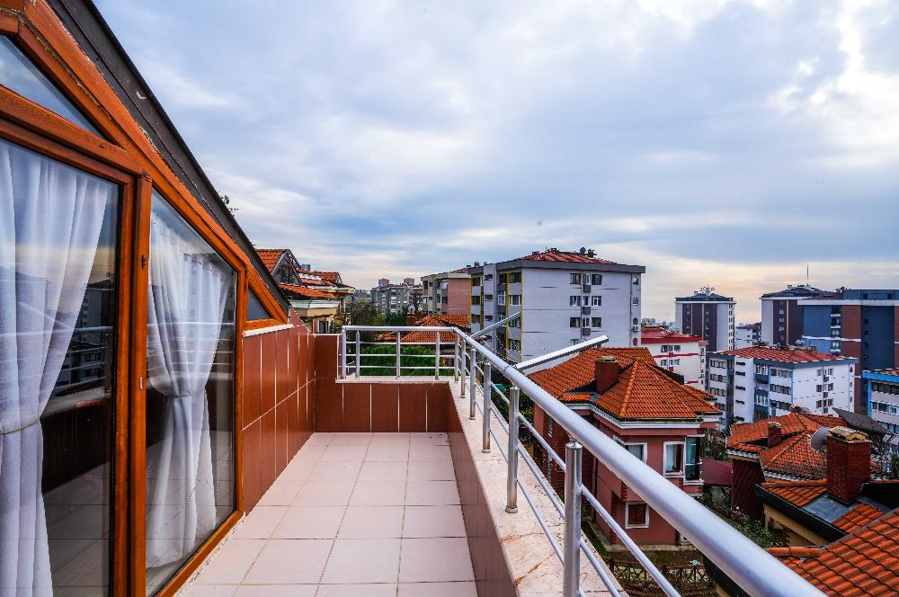 YAKACIK'TA BUTİK SİTE İÇERİSİNDE 5+2 MUHTEŞEM SATILIK VİLLA