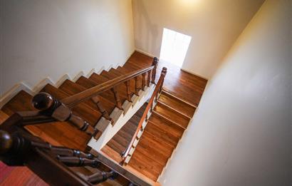 YAKACIK'TA BUTİK SİTE İÇERİSİNDE 5+2 MUHTEŞEM SATILIK VİLLA