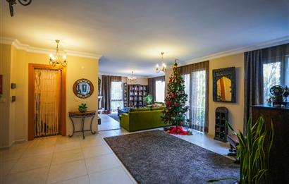 YAKACIK'TA BUTİK SİTE İÇERİSİNDE 5+2 MUHTEŞEM SATILIK VİLLA