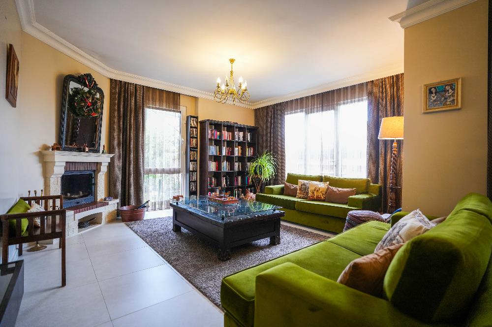 YAKACIK'TA BUTİK SİTE İÇERİSİNDE 5+2 MUHTEŞEM SATILIK VİLLA