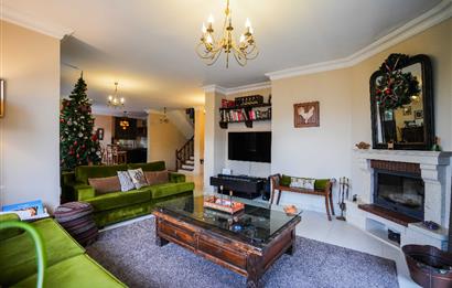 YAKACIK'TA BUTİK SİTE İÇERİSİNDE 5+2 MUHTEŞEM SATILIK VİLLA