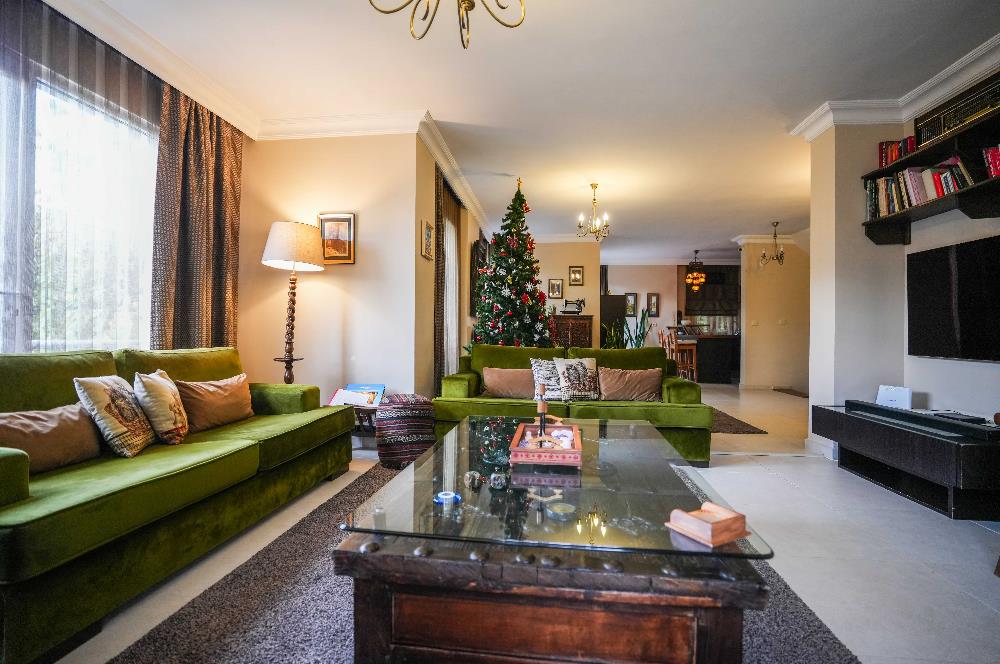 YAKACIK'TA BUTİK SİTE İÇERİSİNDE 5+2 MUHTEŞEM SATILIK VİLLA