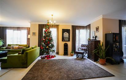 YAKACIK'TA BUTİK SİTE İÇERİSİNDE 5+2 MUHTEŞEM SATILIK VİLLA