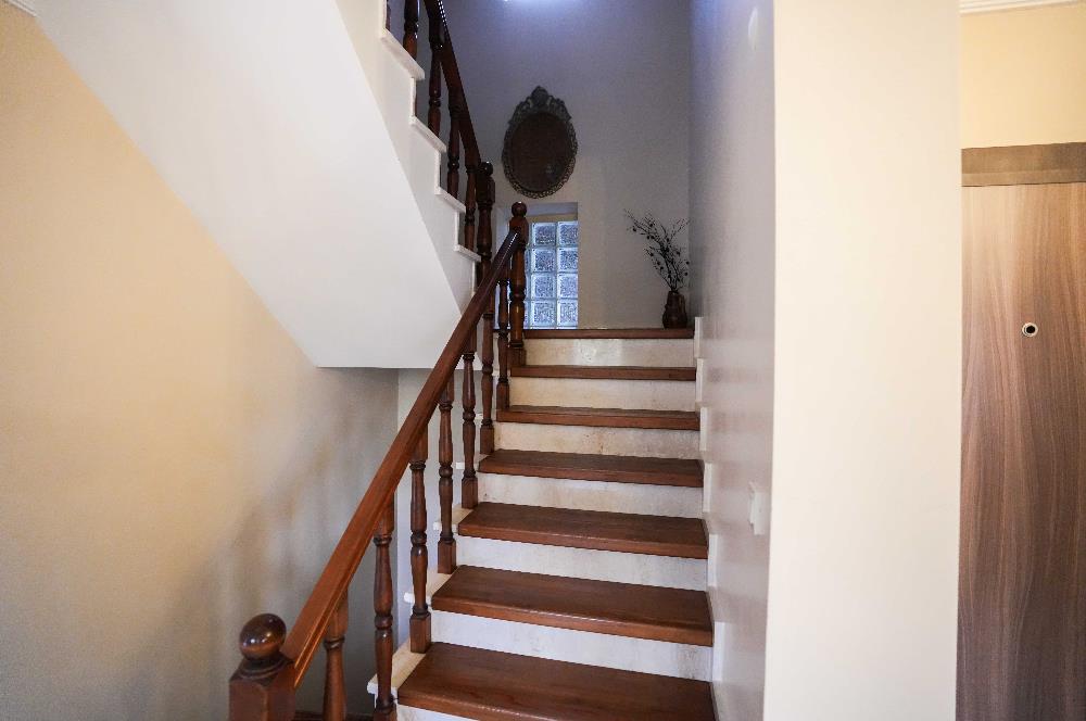 YAKACIK'TA BUTİK SİTE İÇERİSİNDE 5+2 MUHTEŞEM SATILIK VİLLA