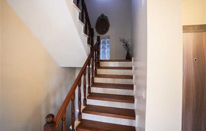 YAKACIK'TA BUTİK SİTE İÇERİSİNDE 5+2 MUHTEŞEM SATILIK VİLLA