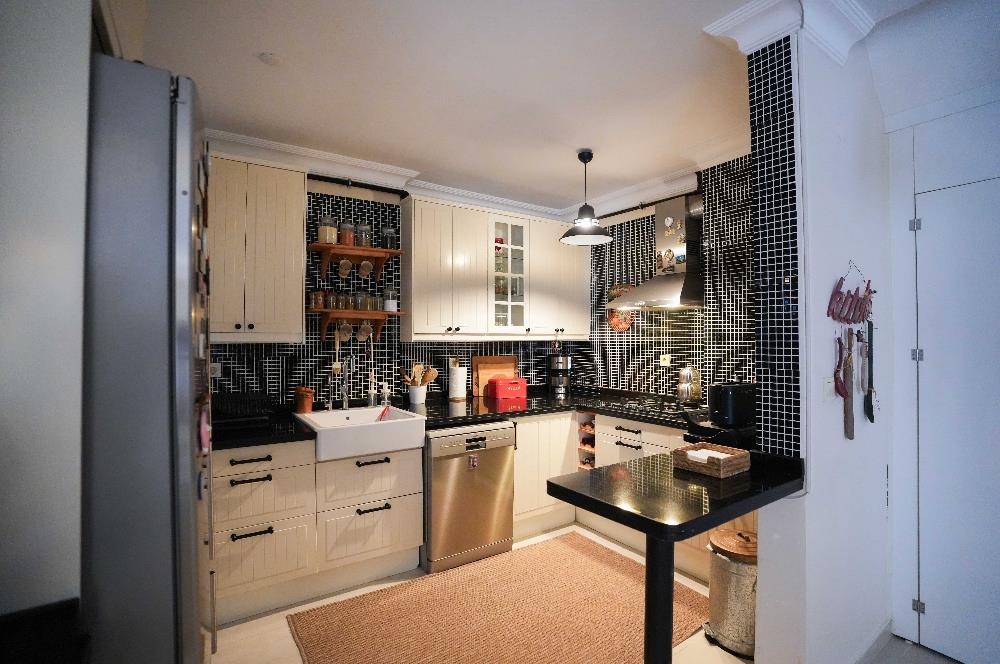 YAKACIK'TA BUTİK SİTE İÇERİSİNDE 5+2 MUHTEŞEM SATILIK VİLLA