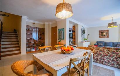 YAKACIK'TA BUTİK SİTE İÇERİSİNDE 5+2 MUHTEŞEM SATILIK VİLLA