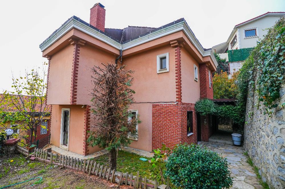 YAKACIK'TA BUTİK SİTE İÇERİSİNDE 5+2 MUHTEŞEM SATILIK VİLLA