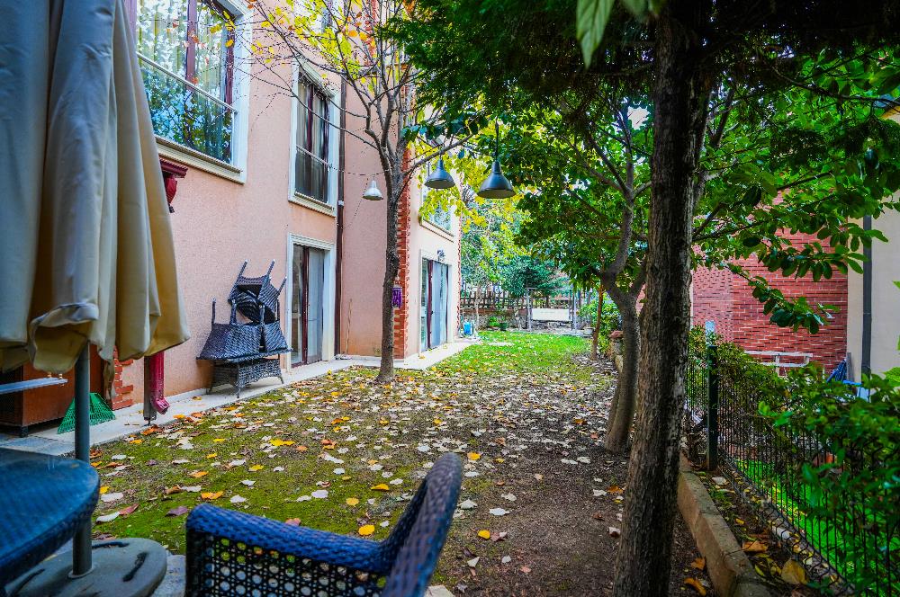 YAKACIK'TA BUTİK SİTE İÇERİSİNDE 5+2 MUHTEŞEM SATILIK VİLLA