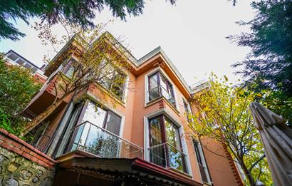 YAKACIK'TA BUTİK SİTE İÇERİSİNDE 5+2 MUHTEŞEM SATILIK VİLLA