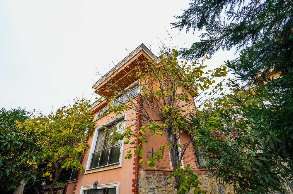 YAKACIK'TA BUTİK SİTE İÇERİSİNDE 5+2 MUHTEŞEM SATILIK VİLLA