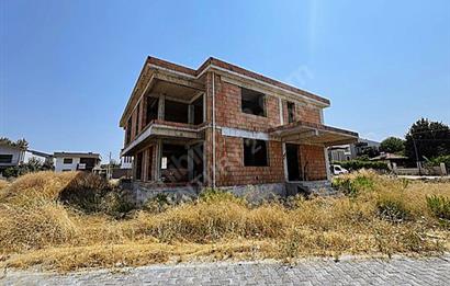 DÖŞEMEALTI YALINLI 5+1 SATILIK VİLLA