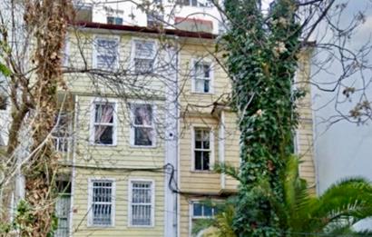 GÜMÜŞSUYU'NDA KİRALIK KOMPLE BİNA | BAHÇELİ OFİS FIRSATI