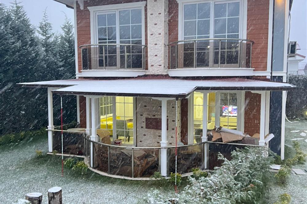 Sapanca'nın En Nezih Bölgesinde 4+1 Satılık Lüks Villa 