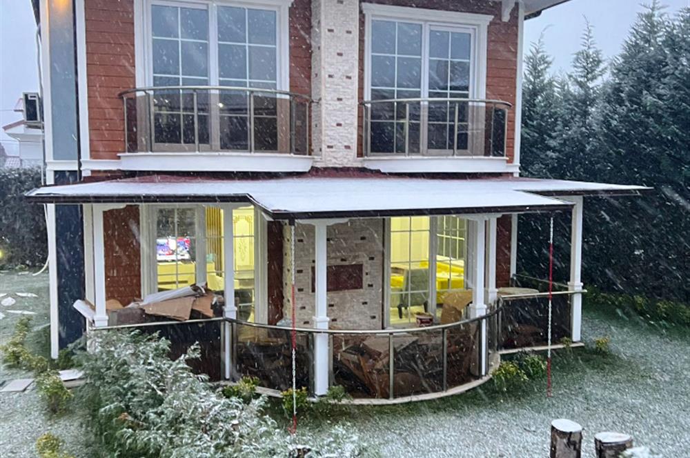 SAPANCA’NIN EN SEÇKİN BÖLGESİNDE, DOĞAYLA İÇ İÇE 4+1 LÜKS VİLLA﻿