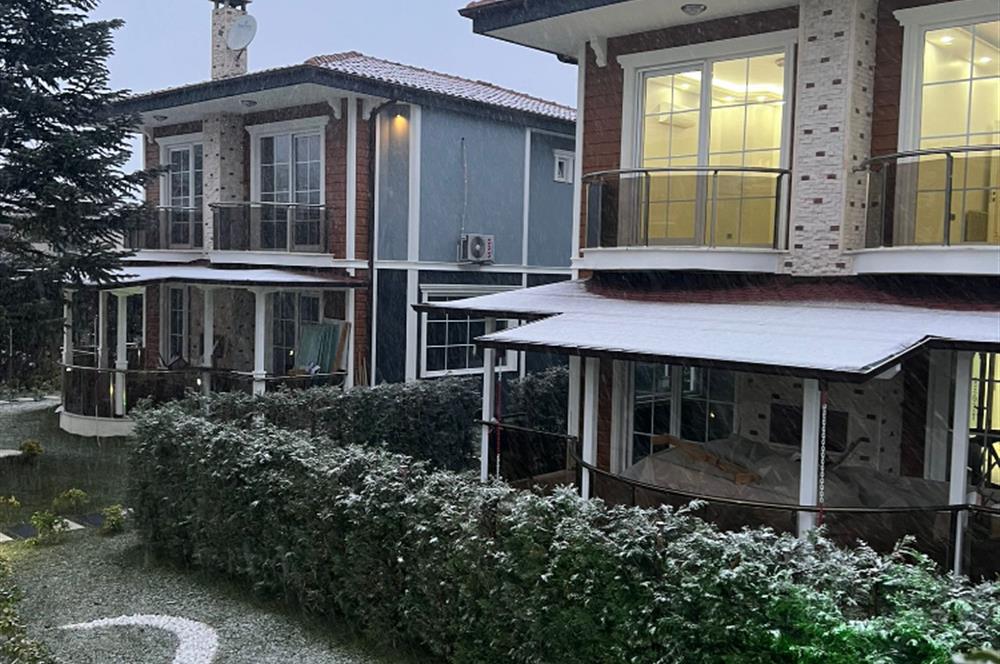 Sapanca'nın En Nezih Bölgesinde 4+1 Satılık Lüks Villa 