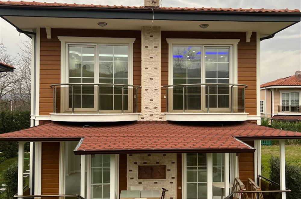 Sapanca'nın En Nezih Bölgesinde 4+1 Satılık Lüks Villa 