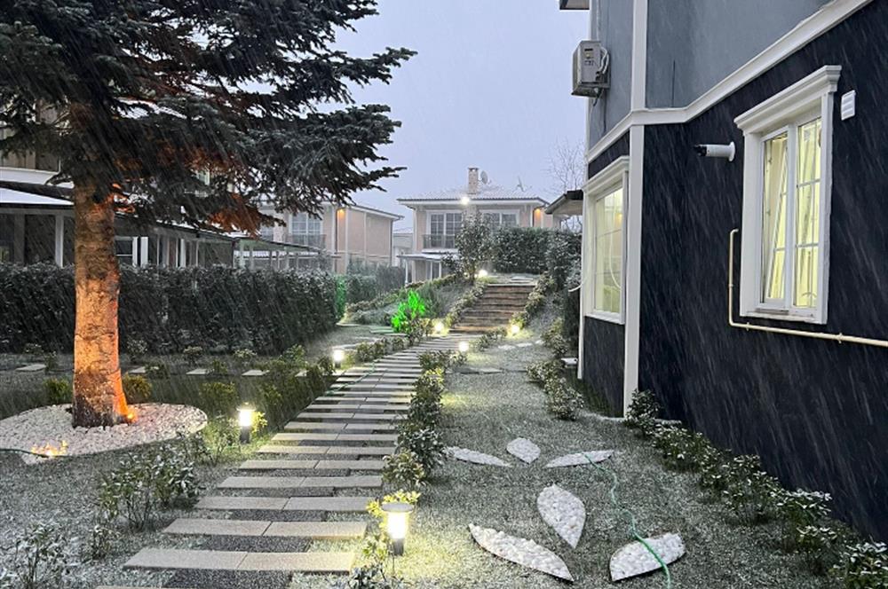 Sapanca'nın En Nezih Bölgesinde 4+1 Satılık Lüks Villa 