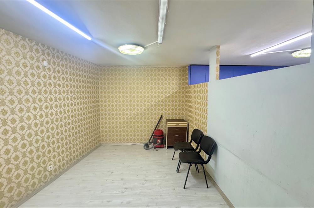 Taksim İstiklal'de Güvenlikli İş Hanında Ofis & Depo