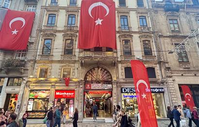 TAKSİM İSTİKLAL'DE İŞ HANINDA SATILIK 41 m2 OFİS