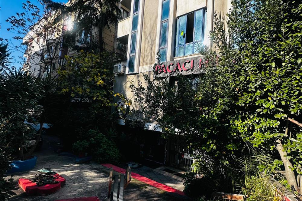 BOSTANCI KÜÇÜKYALI SINIRINDA MİNİBÜS YOLUNDA SATILIK OFİS