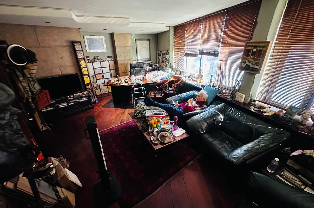 BOSTANCI KÜÇÜKYALI SINIRINDA MİNİBÜS YOLUNDA SATILIK OFİS