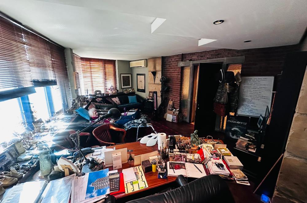 BOSTANCI KÜÇÜKYALI SINIRINDA MİNİBÜS YOLUNDA SATILIK OFİS