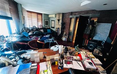 BOSTANCI KÜÇÜKYALI SINIRINDA MİNİBÜS YOLUNDA SATILIK OFİS