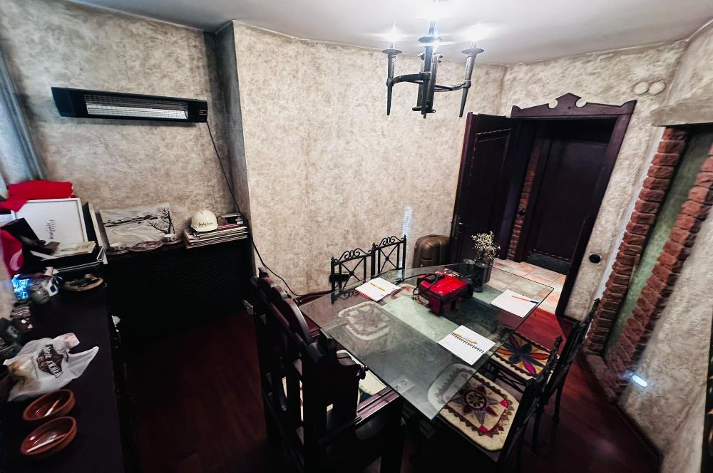 BOSTANCI KÜÇÜKYALI SINIRINDA MİNİBÜS YOLUNDA SATILIK OFİS