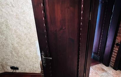 BOSTANCI KÜÇÜKYALI SINIRINDA MİNİBÜS YOLUNDA SATILIK OFİS