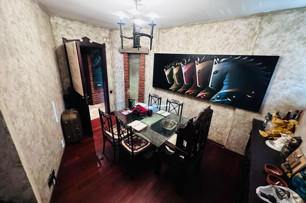 BOSTANCI KÜÇÜKYALI SINIRINDA MİNİBÜS YOLUNDA SATILIK OFİS