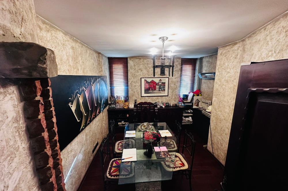 BOSTANCI KÜÇÜKYALI SINIRINDA MİNİBÜS YOLUNDA SATILIK OFİS