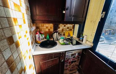 BOSTANCI KÜÇÜKYALI SINIRINDA MİNİBÜS YOLUNDA SATILIK OFİS