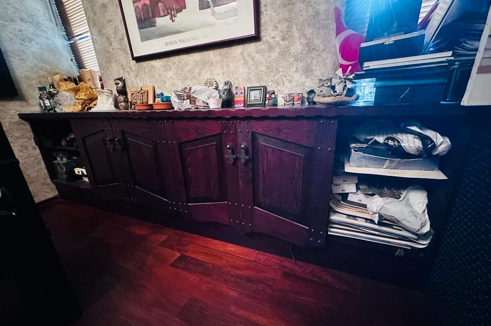 BOSTANCI KÜÇÜKYALI SINIRINDA MİNİBÜS YOLUNDA SATILIK OFİS