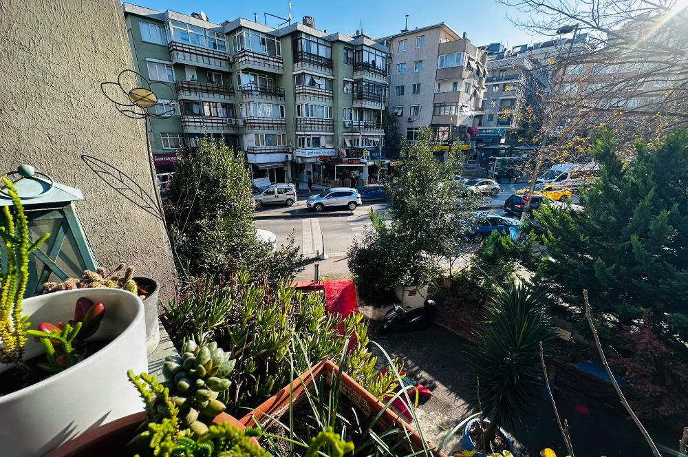 BOSTANCI KÜÇÜKYALI SINIRINDA MİNİBÜS YOLUNDA SATILIK OFİS