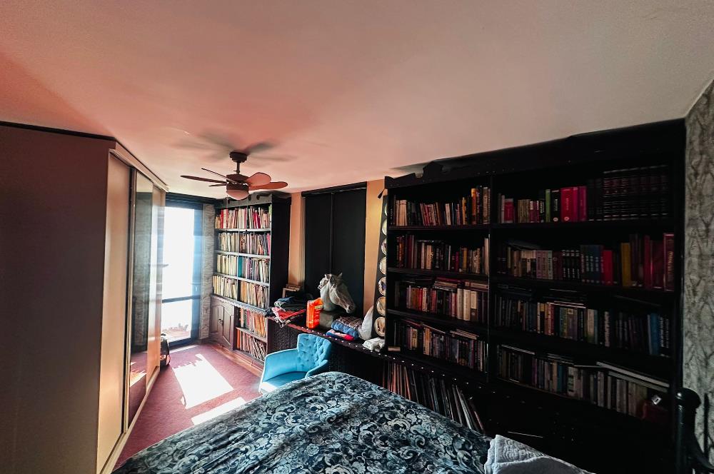 BOSTANCI KÜÇÜKYALI SINIRINDA MİNİBÜS YOLUNDA SATILIK OFİS