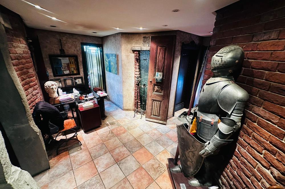 BOSTANCI KÜÇÜKYALI SINIRINDA MİNİBÜS YOLUNDA SATILIK OFİS